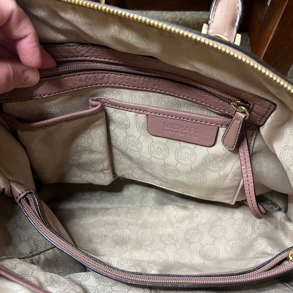 Michael Kors Handbag - Picture 8 of 9